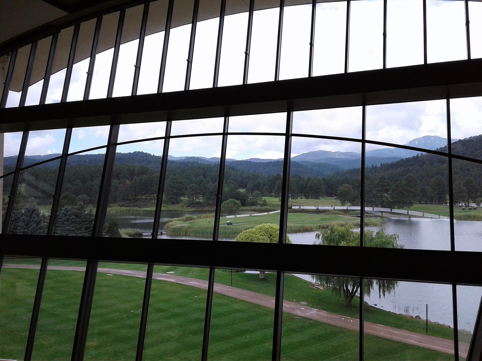 Inn of the Mountain Gods golf course and lake