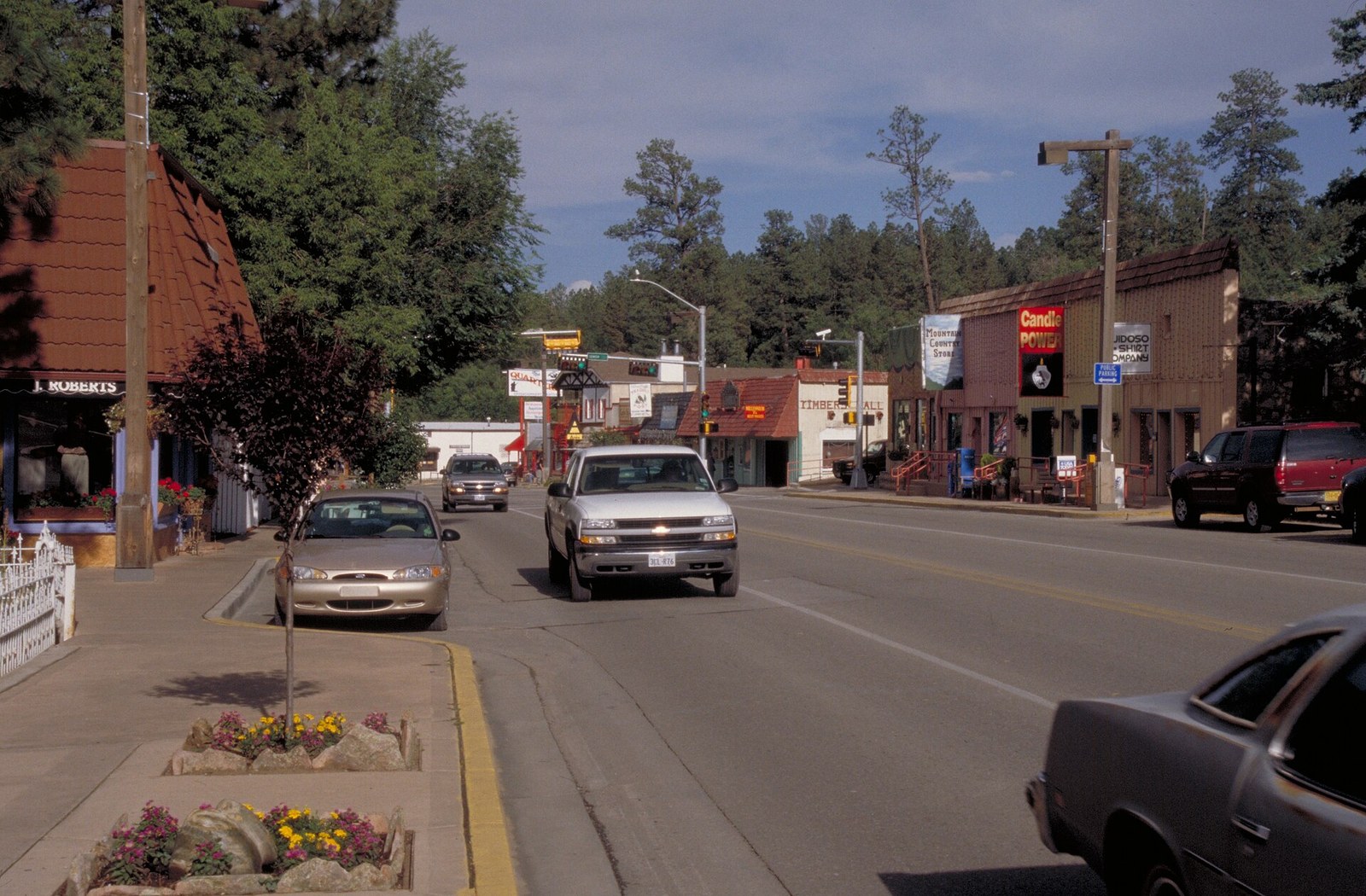 Ruidoso mountain street scene